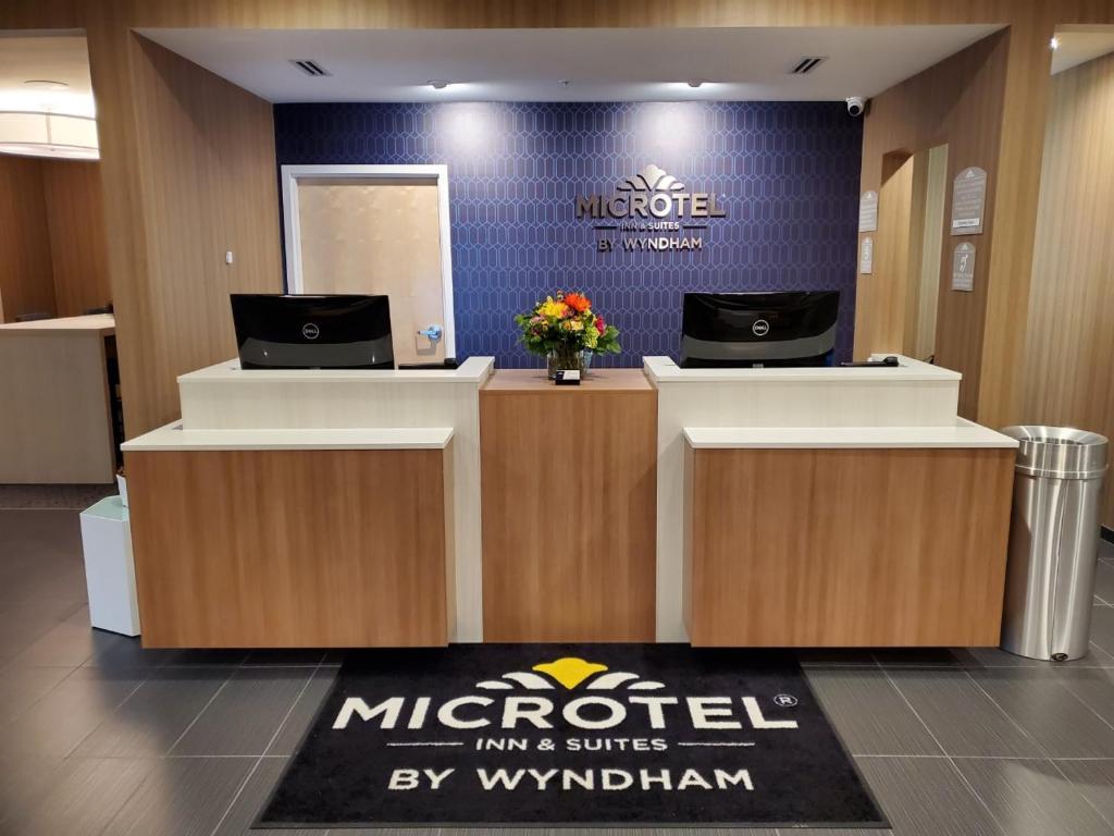 Microtel Inn & Suites By Wyndham Farmington Exteriör bild