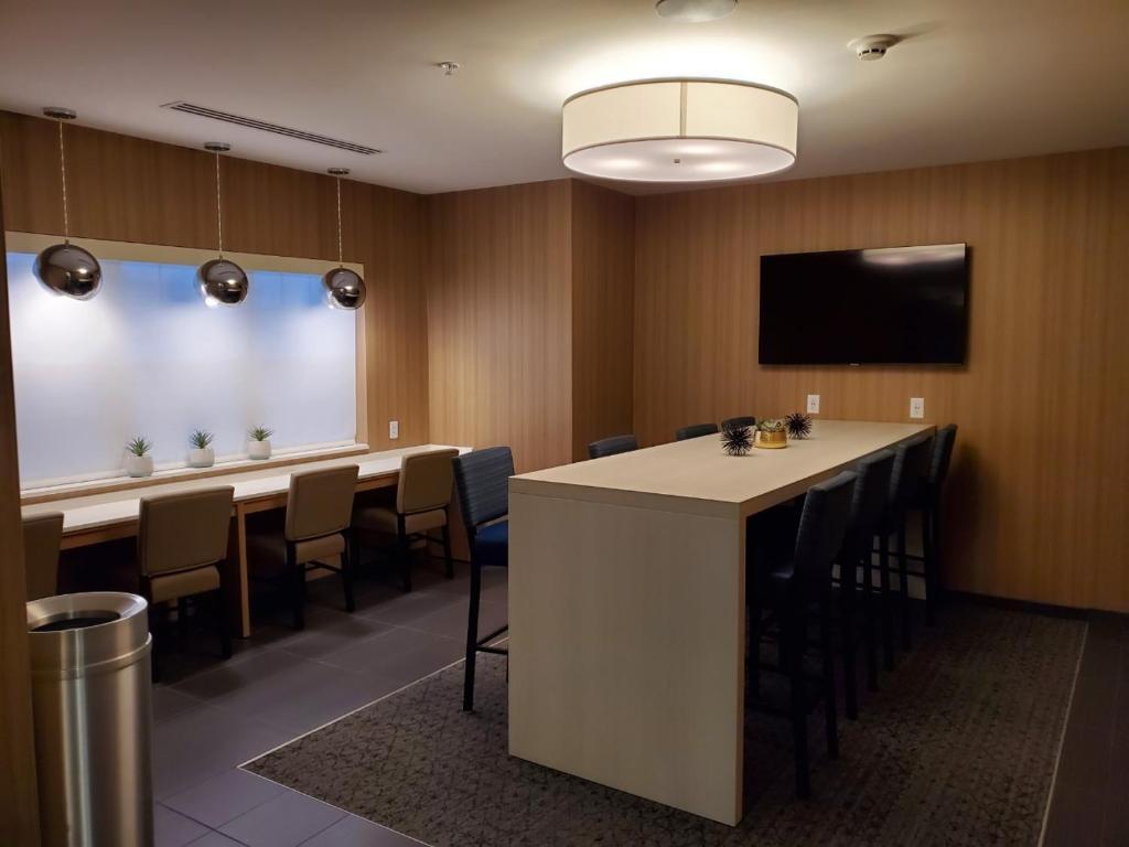 Microtel Inn & Suites By Wyndham Farmington Exteriör bild
