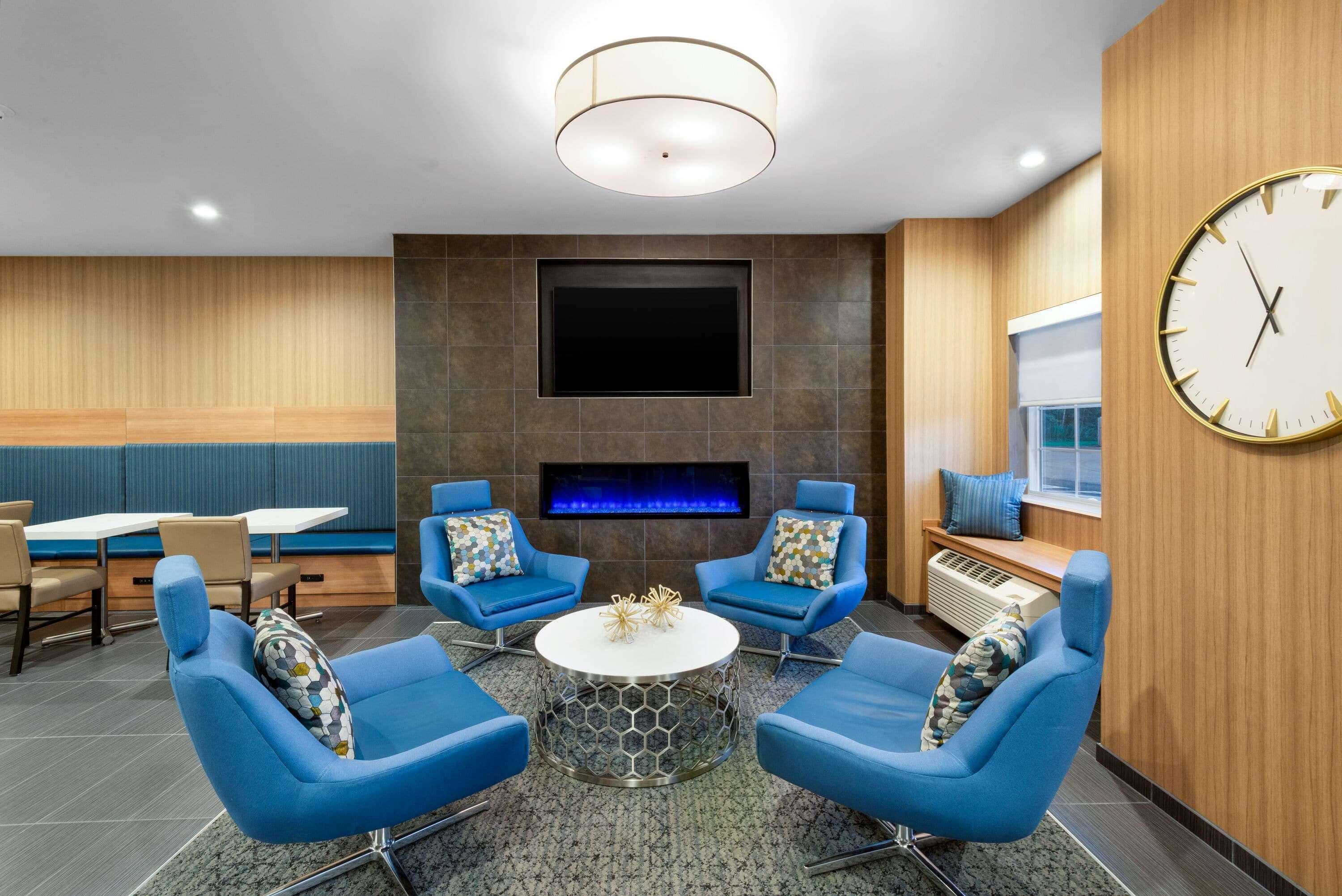 Microtel Inn & Suites By Wyndham Farmington Exteriör bild