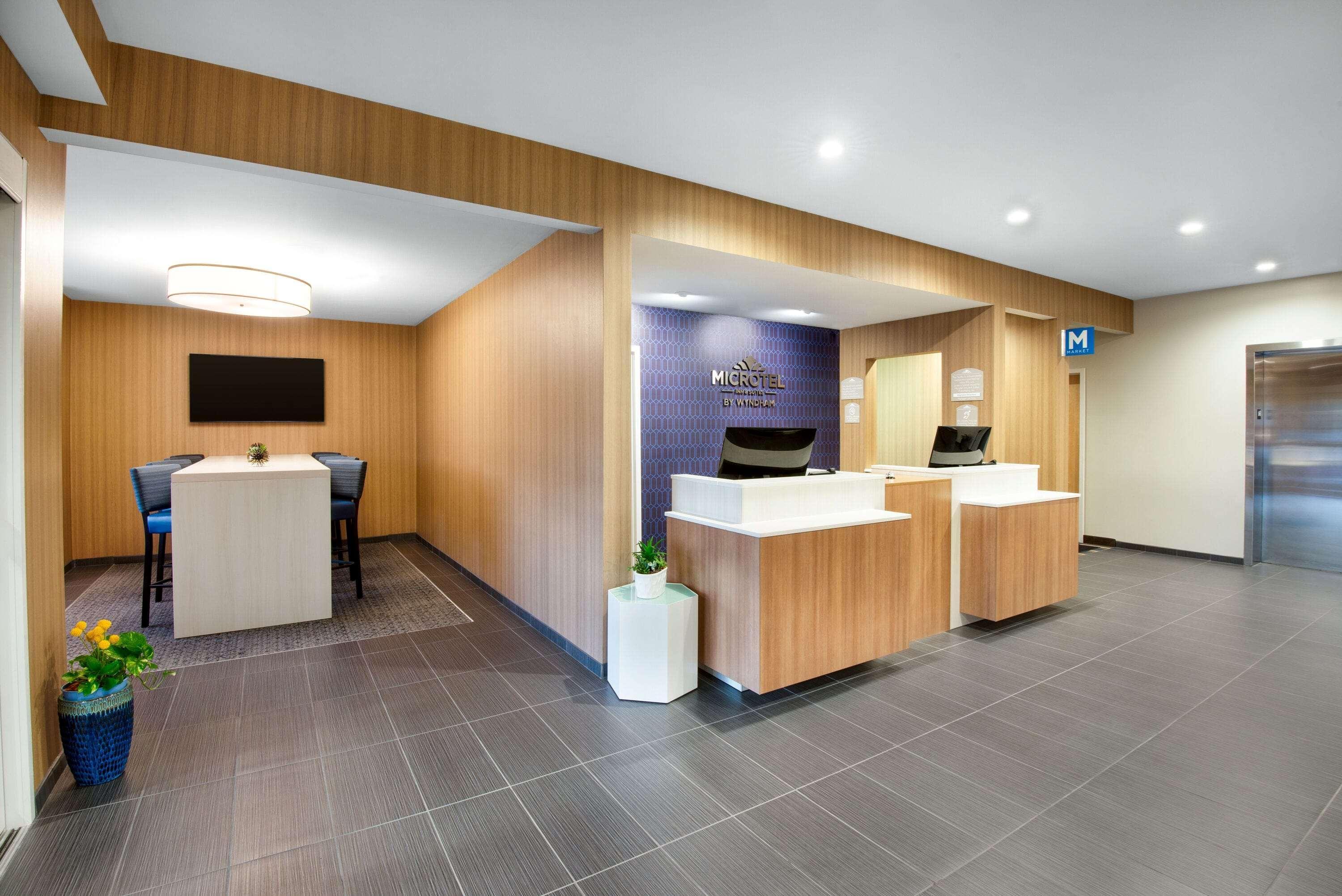 Microtel Inn & Suites By Wyndham Farmington Exteriör bild